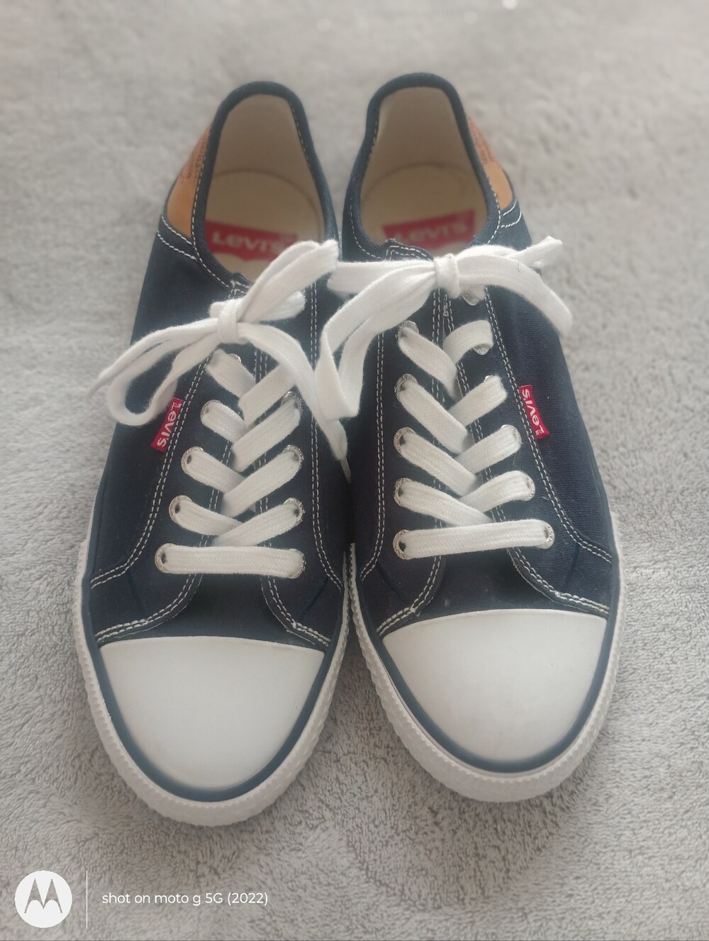 Levi's Strauss Women's Dark Blue Canvas Low-Top Sneakers Size 7.5